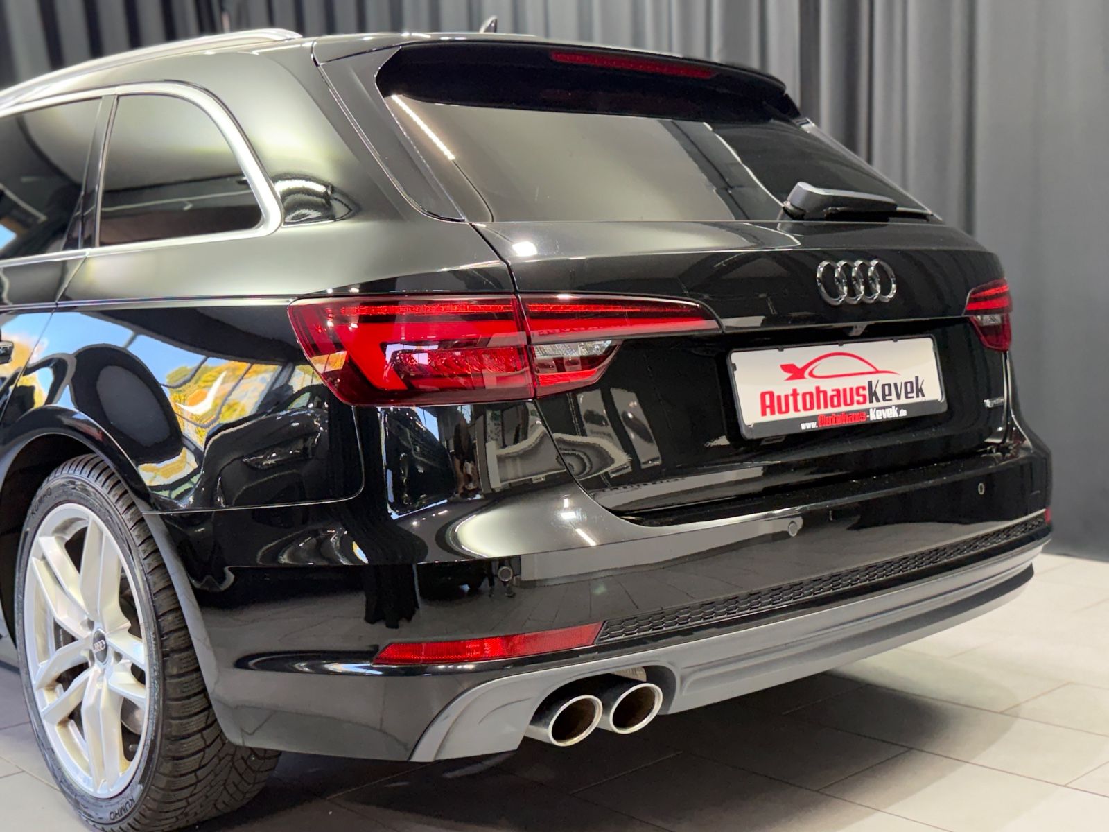 Fahrzeugabbildung Audi A4 Avant quattro sport|3xS-LINE|XENON|NAVI|VOLL