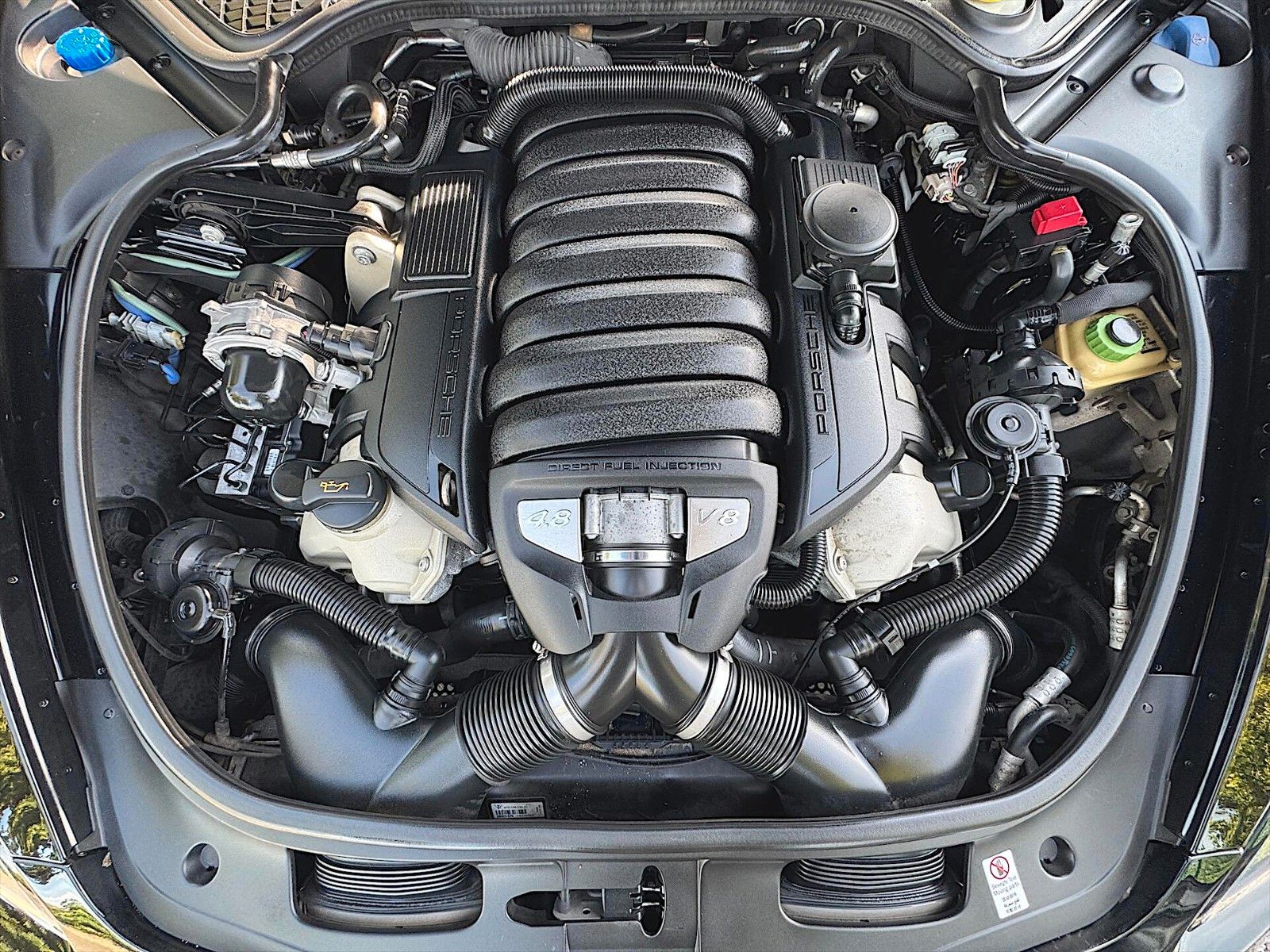 Fahrzeugabbildung Porsche Panamera GTS 4.8 V8 *Klappenauspuff*LED*BOSE*