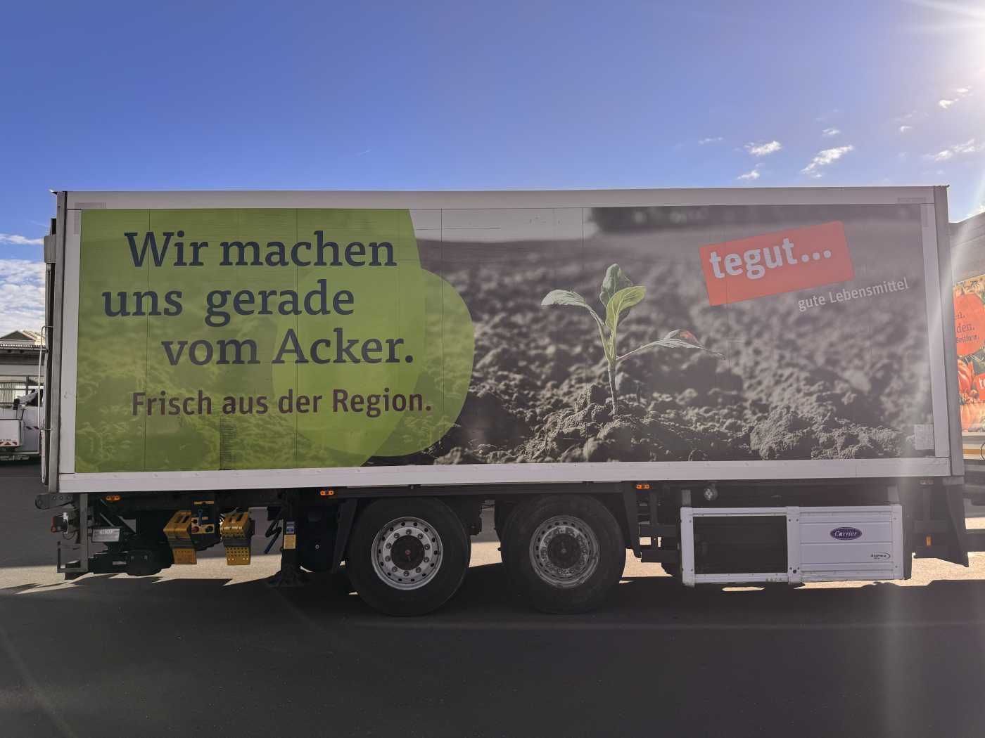 Fahrzeugabbildung Schmitz Cargobull SCB*2 Carrier Supra 950 U LBW Bär 2.000kg