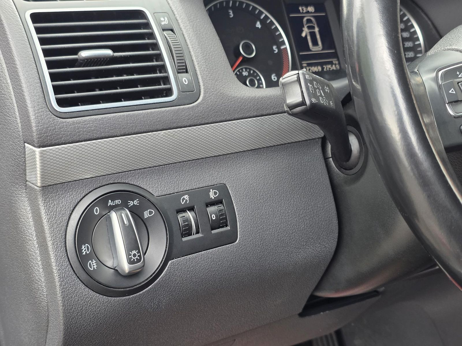 Fahrzeugabbildung Volkswagen Touran 1.6 TDI Life /Navi/Klimaauto/Park-As/Shz