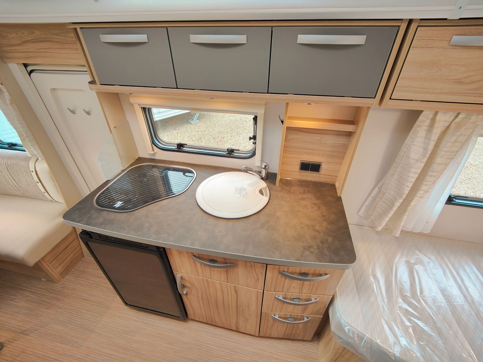 Fahrzeugabbildung HYMER / ERIBA / HYMERCAR Feeling 442 - 6.824€ Sparen!!!