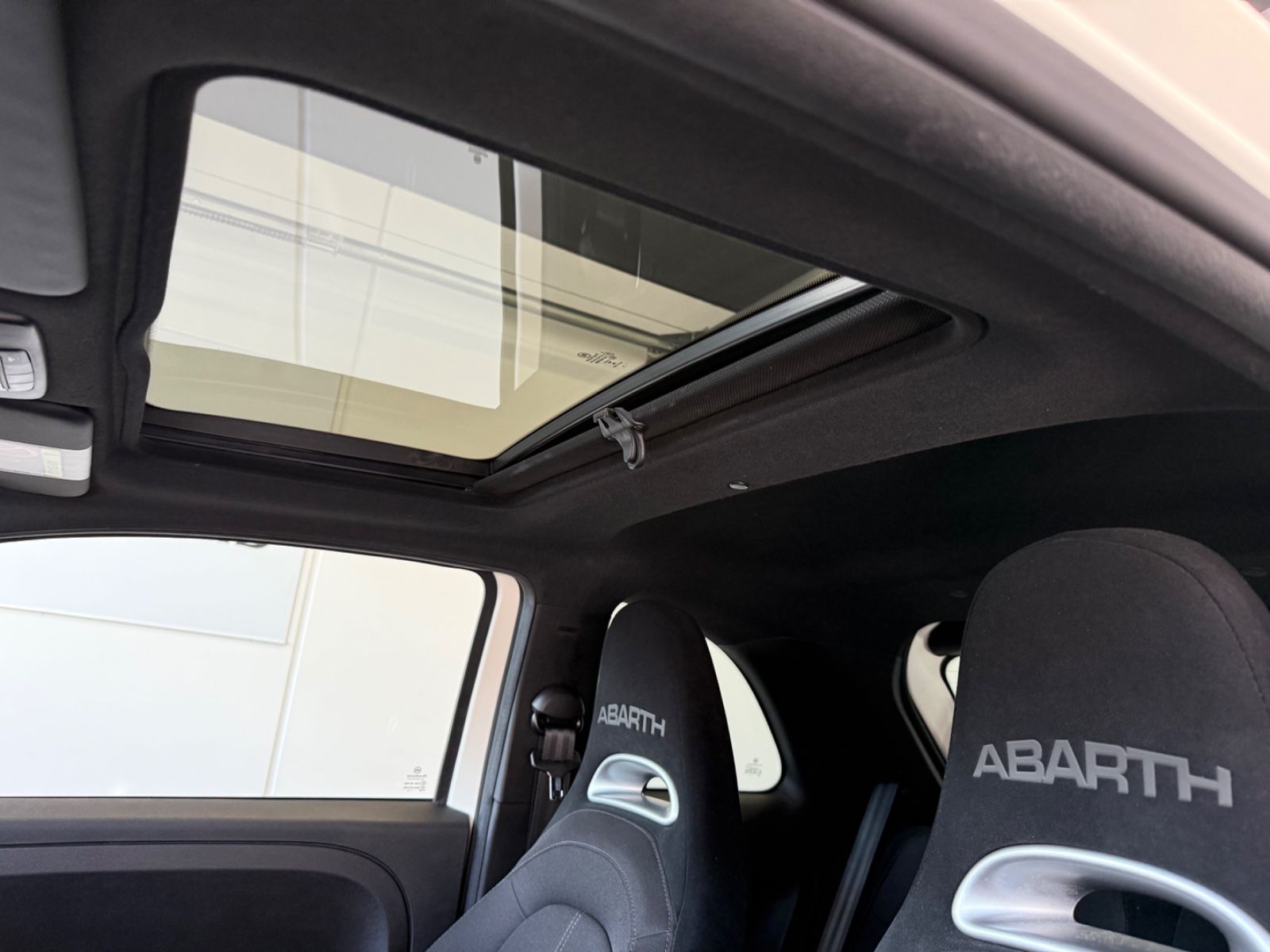 Fahrzeugabbildung Abarth 500 595 Basis, Sky Dome Pano,  Alu Sport,