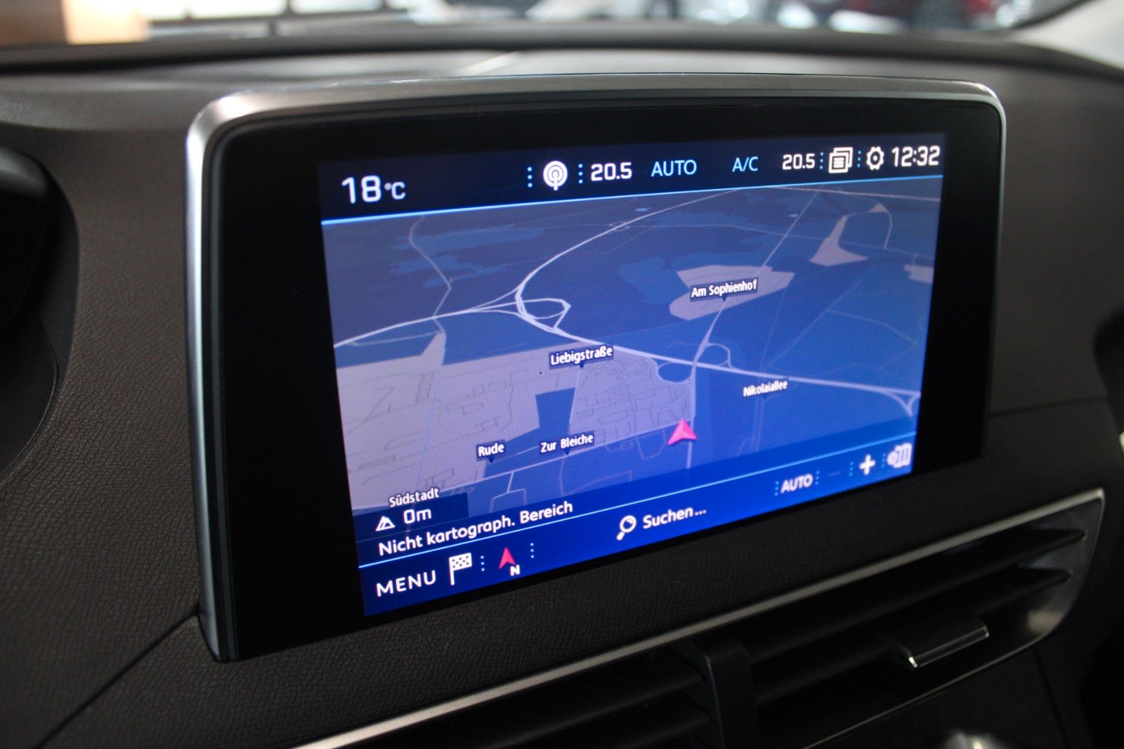 Fahrzeugabbildung Peugeot 3008 Allure Automatik AHK NAVI el.Heckklappe uvm