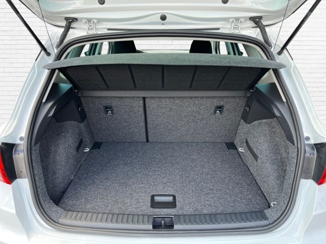 Fahrzeugabbildung SEAT Arona 1.0 TSI Road Edition KLIMA LED NAVI LEDER