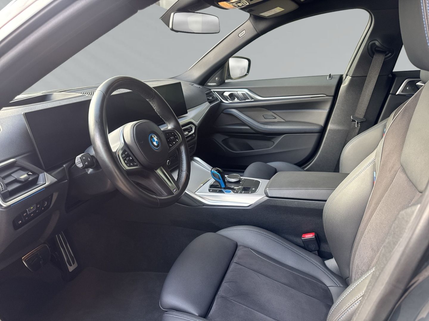 BMW i4 M Sport eDrive35 HUD Navigation HarmanKardon foto 4