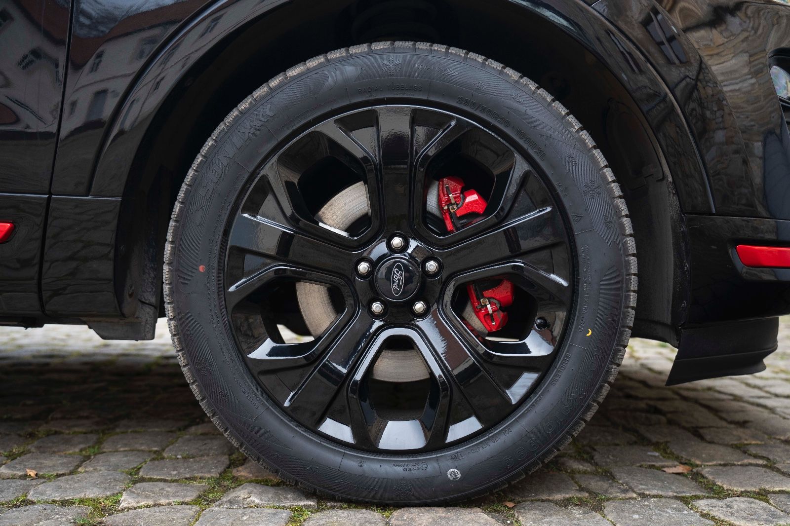 Fahrzeugabbildung Ford Explorer 3,5l 4x4 Sport KAM 6SITZER M+S ACC AHK