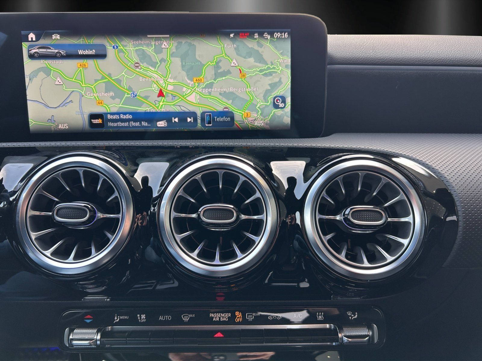 Fahrzeugabbildung Mercedes-Benz A 200 Lim AMG Standhzg MEMORY Multibeam DISTRO