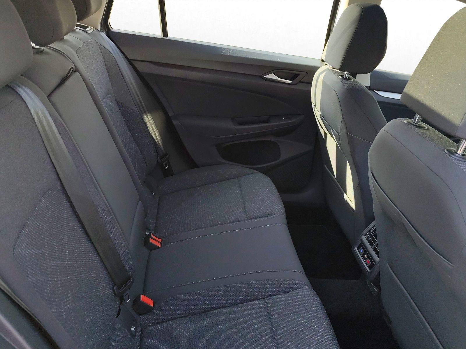 Volkswagen Golf VIII Variant 1.5 eTSI DSG LIFE*PANO*AHK*LED, миниатюра 17