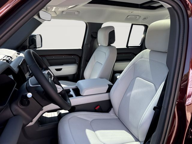 Land Rover Defender 130 D300 X-Dynamic HSE