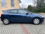 Opel Astra J Lim.Design,1.Hd,Navi,Standheizun,Garante - Opel Astra aus 2011: H