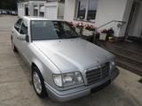 Mercedes-Benz E 200,OLDTIMER-ZULASSUNG. - gebrauchte Mercedes-Benz E 200 aus dem Jahr 1993