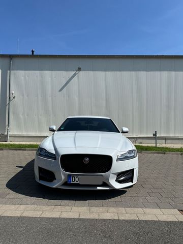 Jaguar XF 20d R-Sport, Black Pack