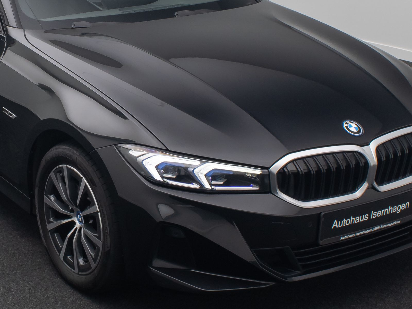 Fahrzeugabbildung BMW 320e FernlichtAs DAB Widscreen Sportsitz Komfort