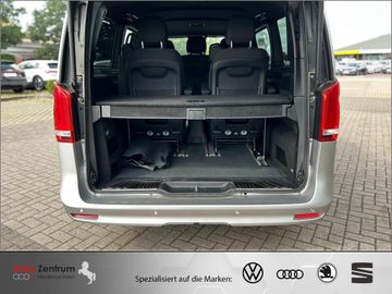 Mercedes V 220 - 10