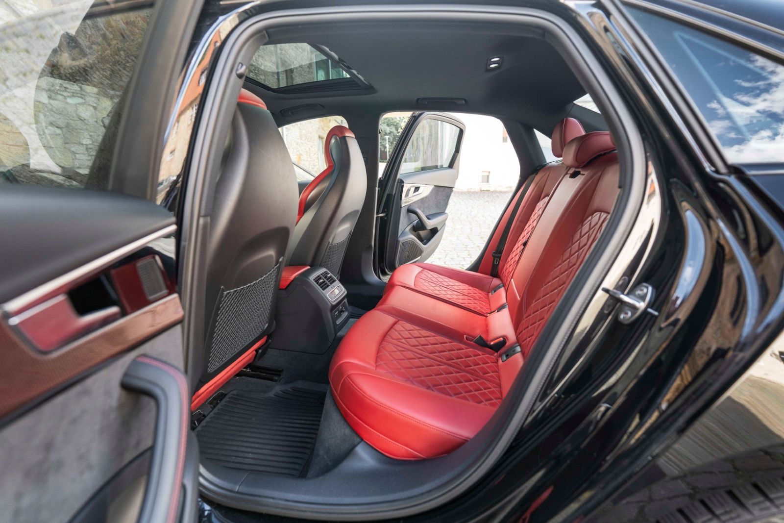 Fahrzeugabbildung Audi S4 3.0T QUATTRO B&O LED 360° MASSAGE CARPLAY
