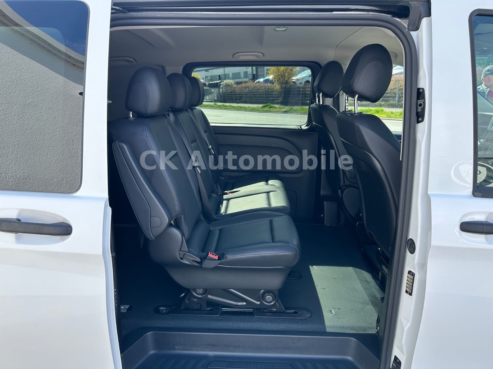 Fahrzeugabbildung Mercedes-Benz Vito Mixto 119 Lang Autom./5 Sitze/Navi/LED/AHK