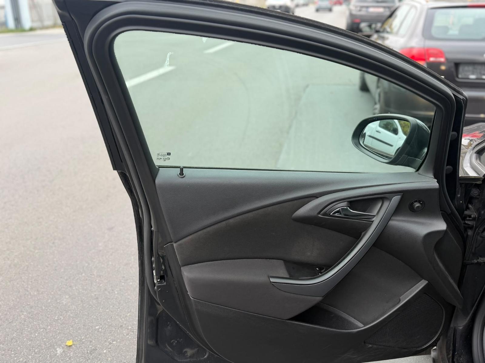 Opel Astra 2015 — photo 7
