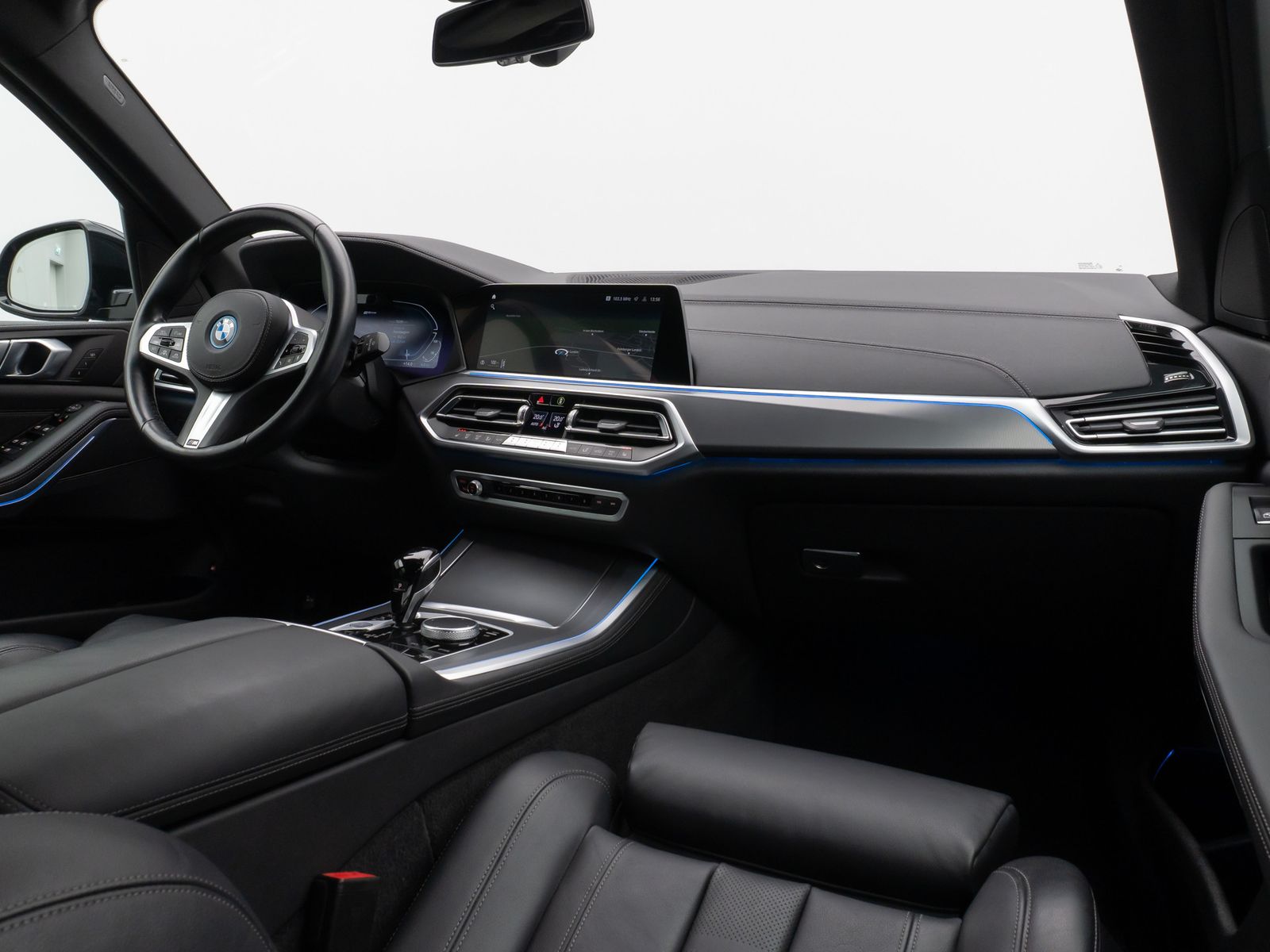 Fahrzeugabbildung BMW X5 xD45e M Sport Laser 360° HUD DAB HiFi 22Zoll