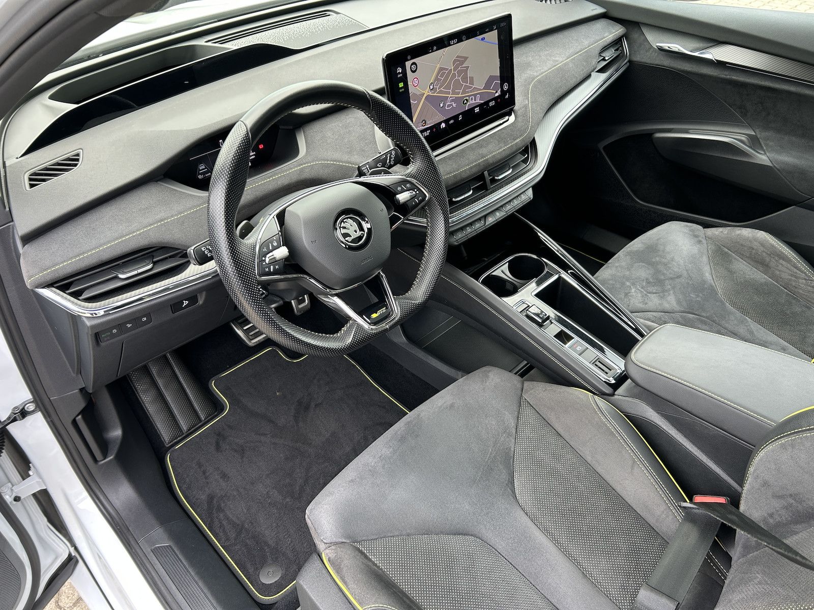 Skoda Enyaq RS 4x4 Lounge WÄRMEPUMPE CANTON 82kWh AHK foto 11