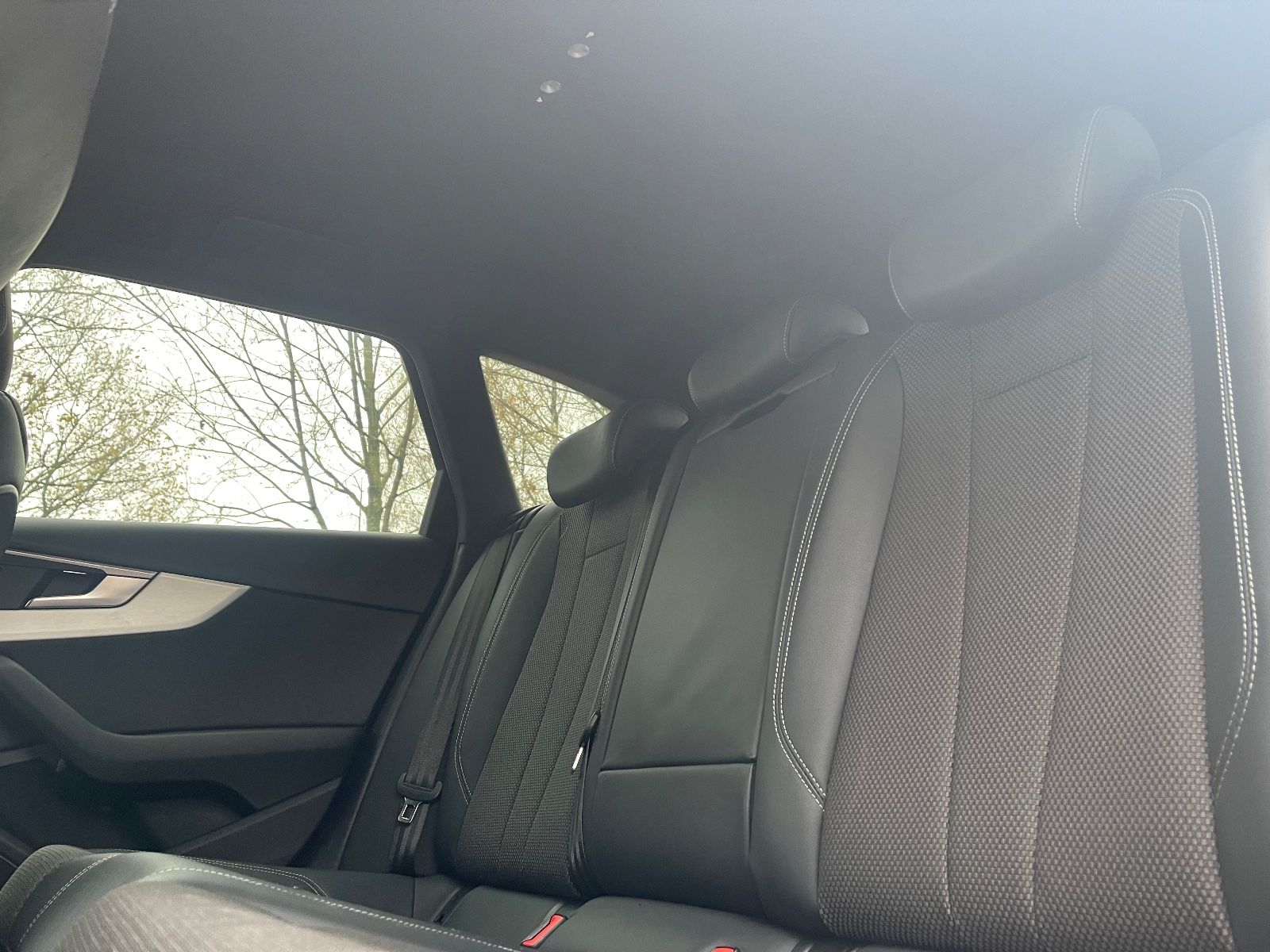 Fahrzeugabbildung Audi A4 Avant S-Line AHK*LED*PDC*TEILLEDER*TEMPO+