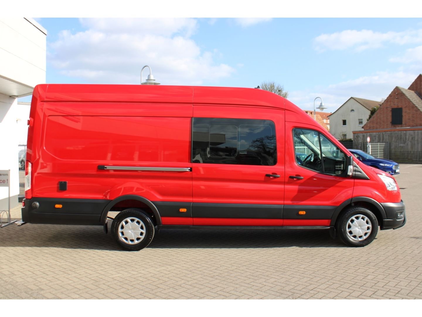 Fahrzeugabbildung Ford Transit 350L4 Kasten DoKa Trend StHZg AHK RFK GR