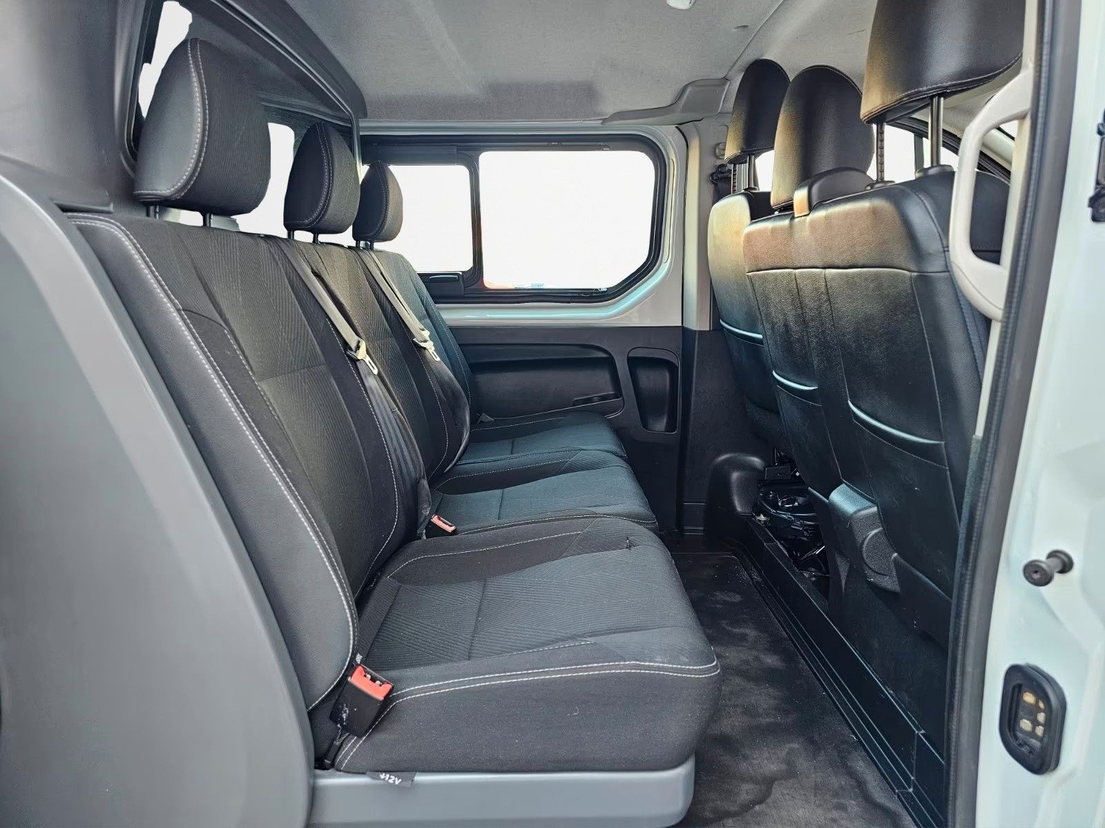 Fahrzeugabbildung Renault TRAFIC KASTEN L2H1 DOKA 2,9T KOMFORT 6-SITZER