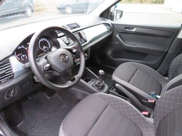 Fahrzeugabbildung SKODA Fabia Combi Ambition NAVI/APP GJ SITZH.CLIMATR.1