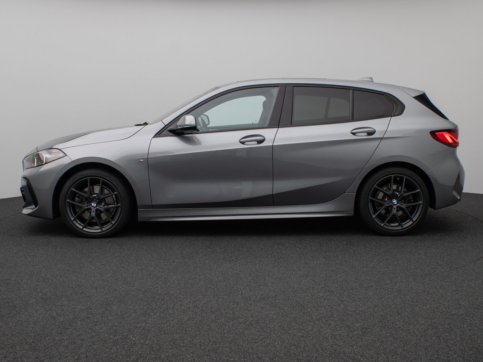 Fahrzeugabbildung BMW 120i M Sport Panorama PDC DAB Lenkrhzg Komfort