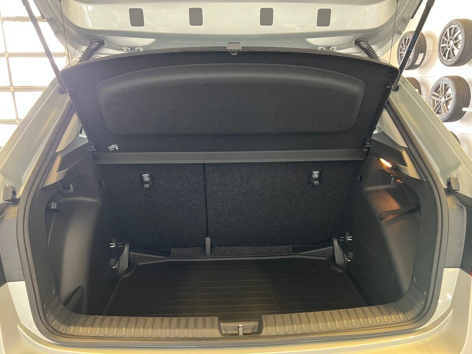 Fahrzeugabbildung SKODA Fabia IV Selection 1.0 TSI DSG *Vorb. AHK, LED,