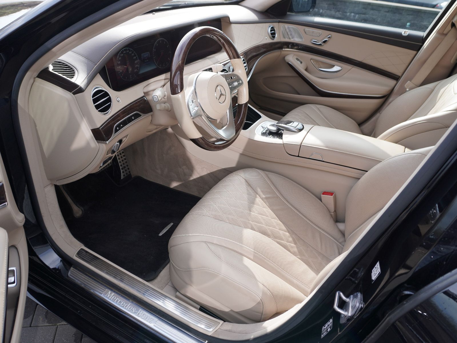 Fahrzeugabbildung Mercedes-Benz S 560 4Matic L AMG