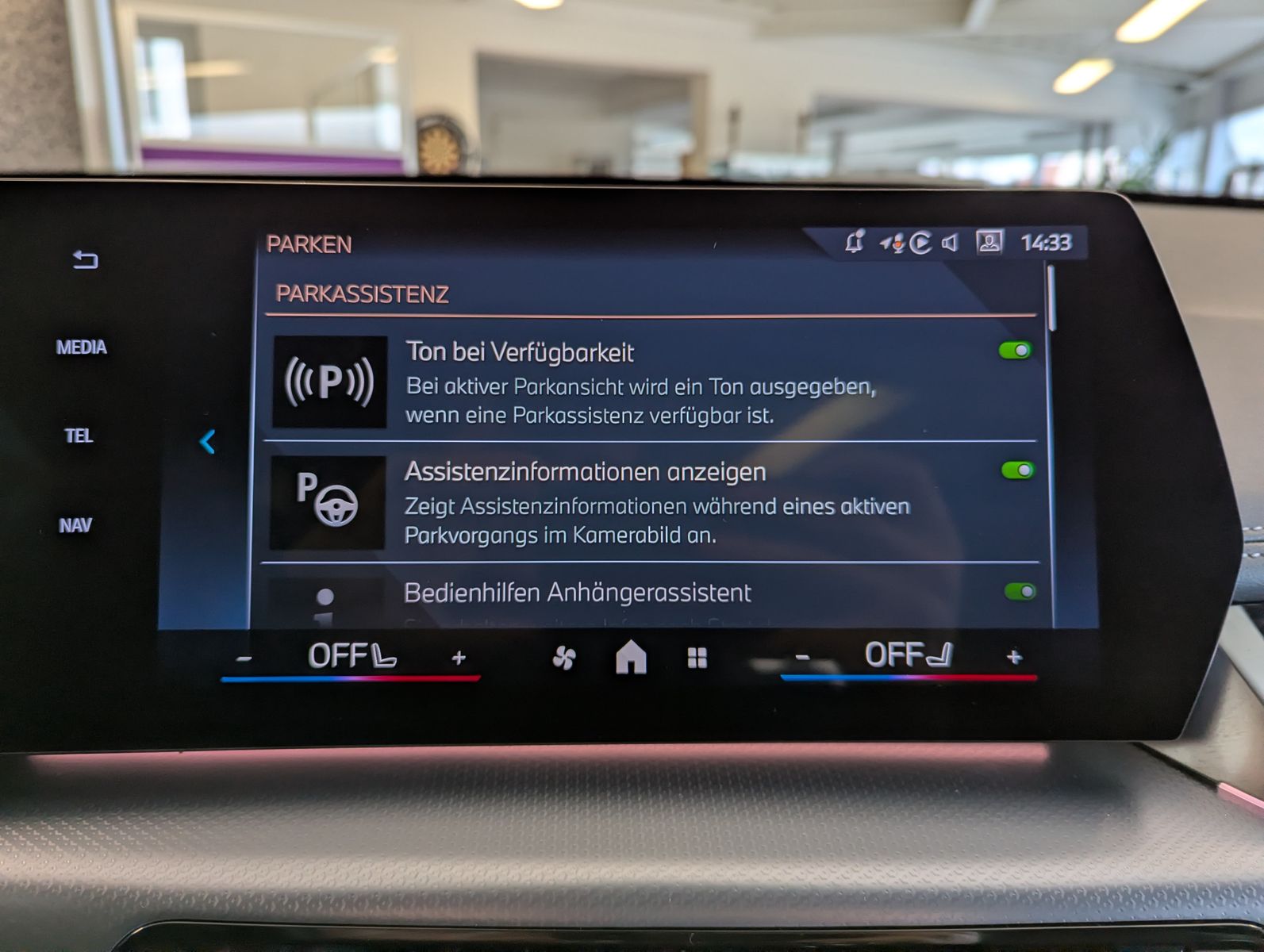 BMW X1 18 d M-Sport Pano Premium-Travel-Paket AHK - Image 27