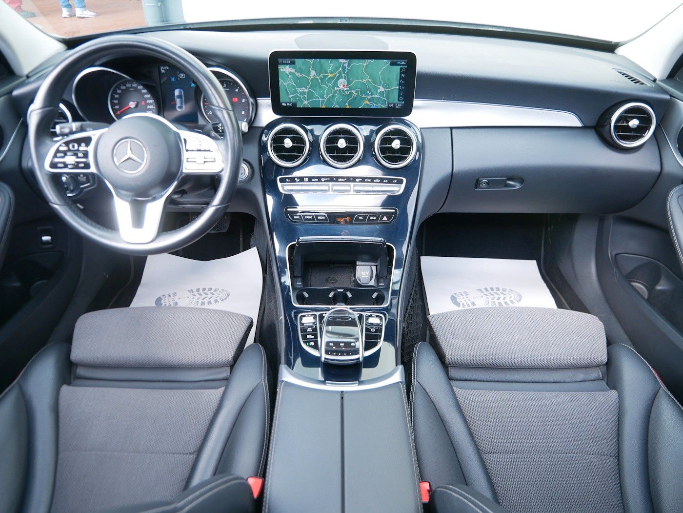 Fahrzeugabbildung Mercedes-Benz C 220 d Avantgarde BEAM AHK DACH RFK LED SHZ NAV