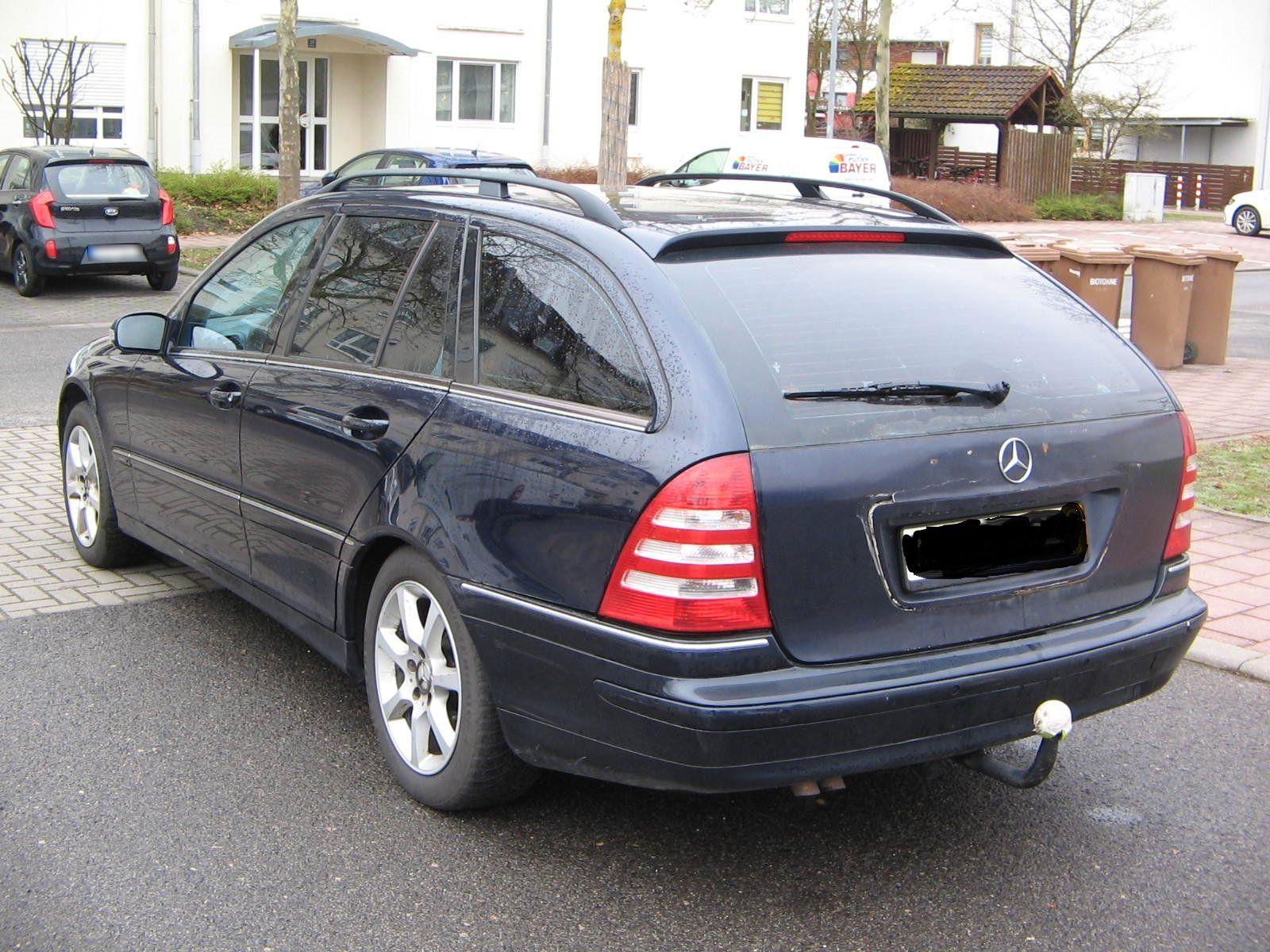 Mercedes-Benz C220 2006 — interior