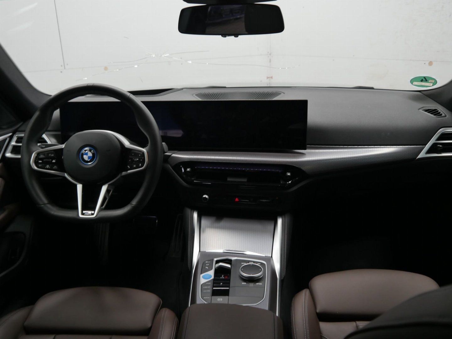Fahrzeugabbildung BMW i4 xDrive40 Gran Coupé, Parking Assistant Plus