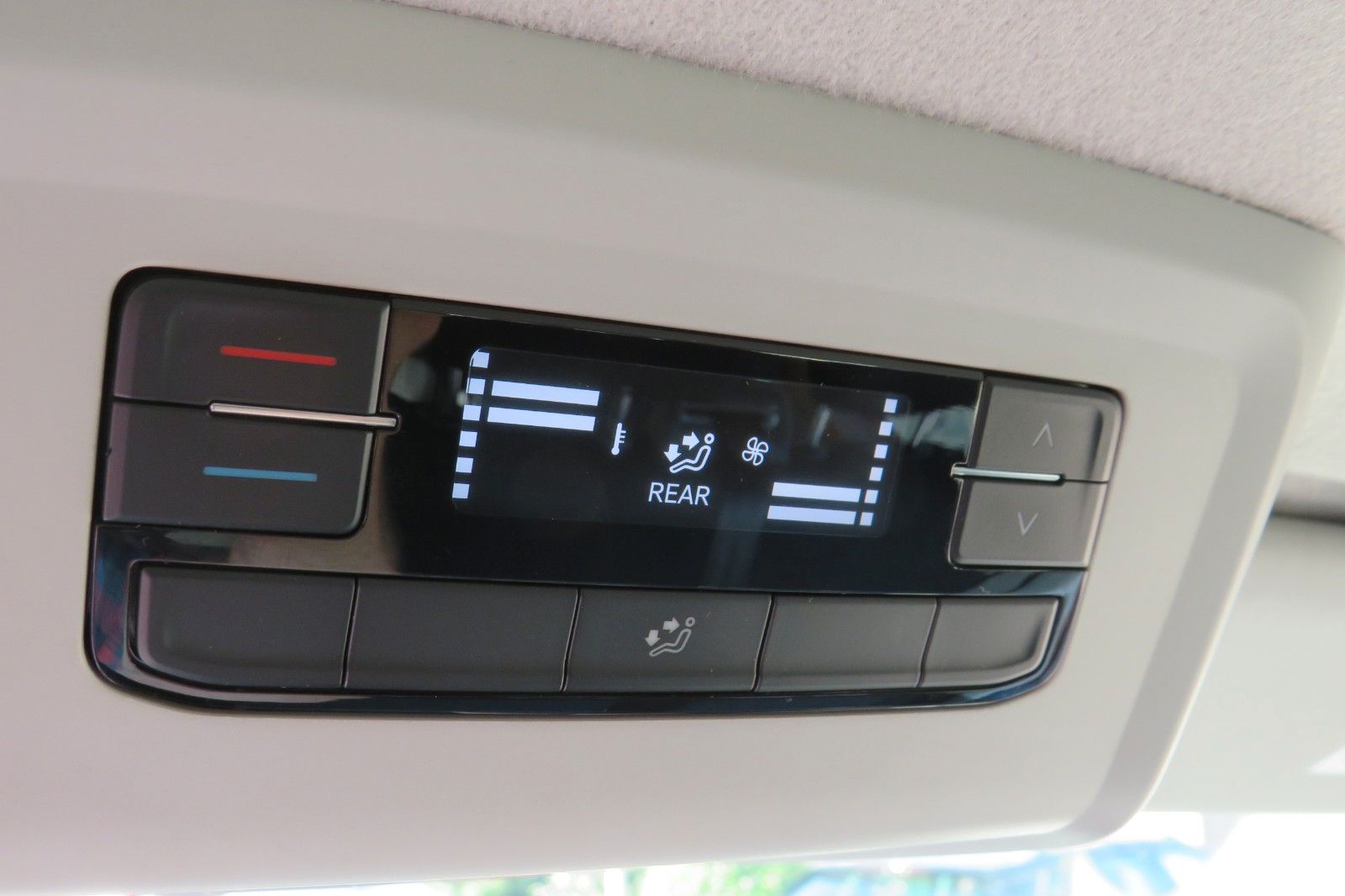 Fahrzeugabbildung Volkswagen T6.1 Kombi TDI 9SITZE GRA PDC APP-CONNECT SITZH.