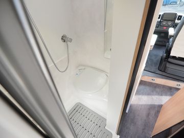 Bild 25 Mooveo VAN 54 DB 140PS 9" Navi Abwasser. heizbar