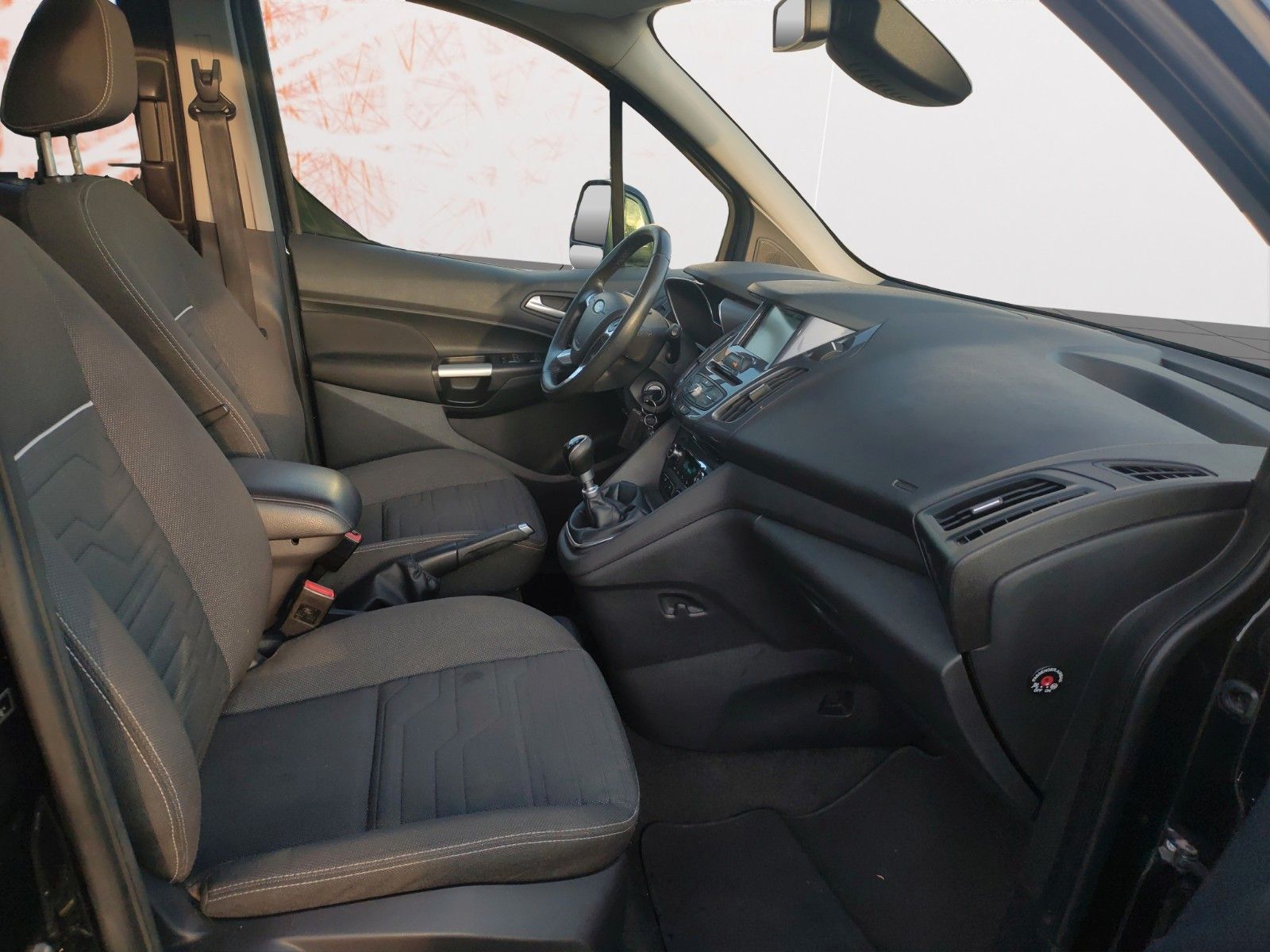 Fahrzeugabbildung Ford Connect Titanium ! Pano.dach ! beh. WSS ! Kamera