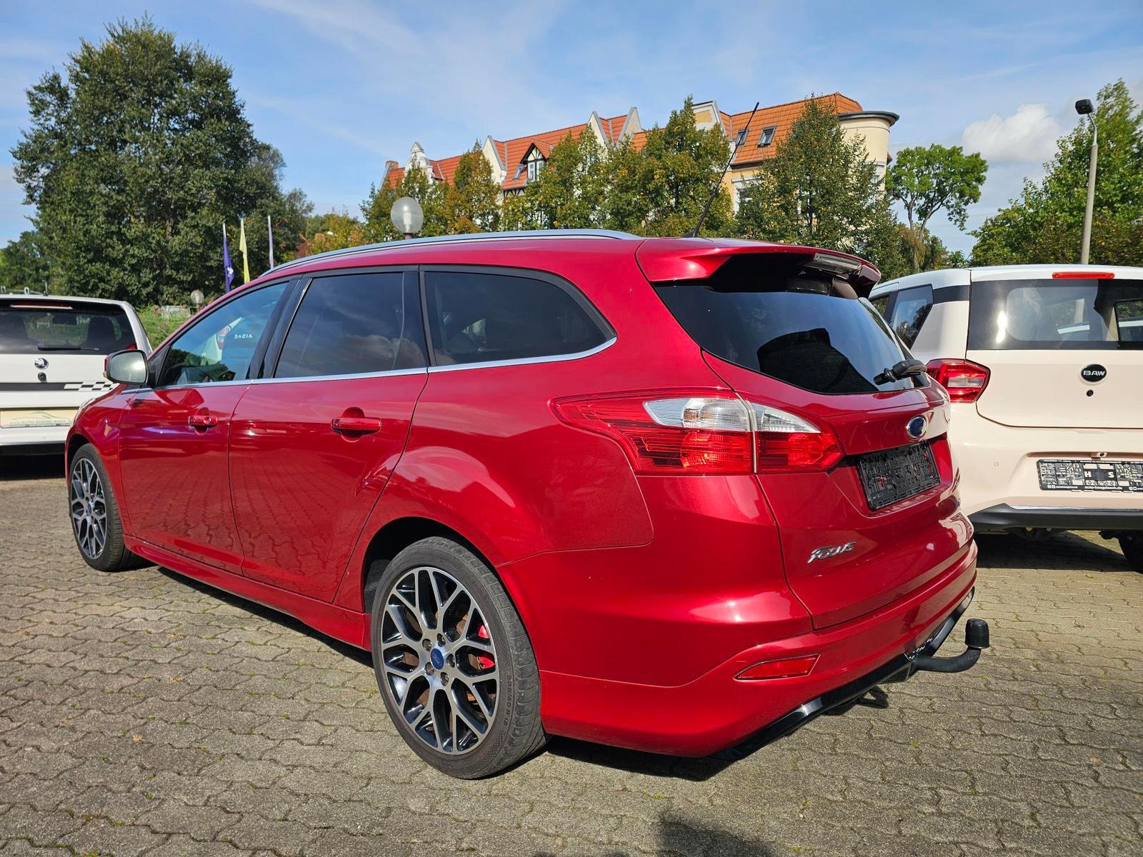 Ford Focus 2013 — engine 998 cm³, 125 HP (92kW)