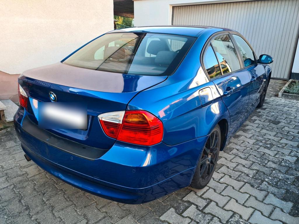 BMW 320
