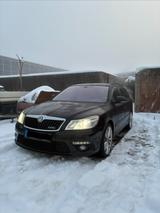 Skoda Octavia 2.0 TDI RS Combi RS - Skoda Octavia aus 2011: Combi RS