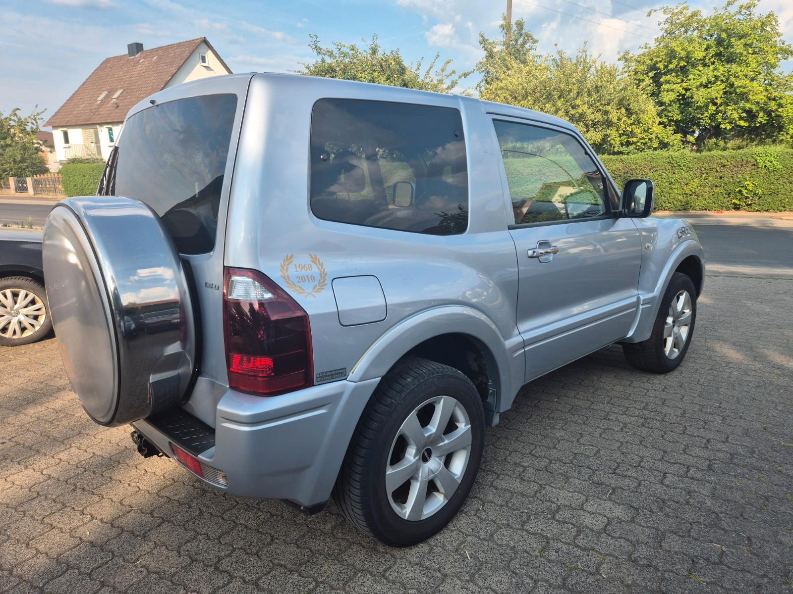MITSUBISHI PAJERO 3.2 DI-D ELEGANCE 160 CH 4X4 BVA - 1ERE MAIN - VOLANT EN CUIR - CT NEUF