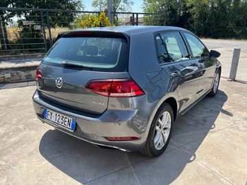 Volkswagen Golf - 8