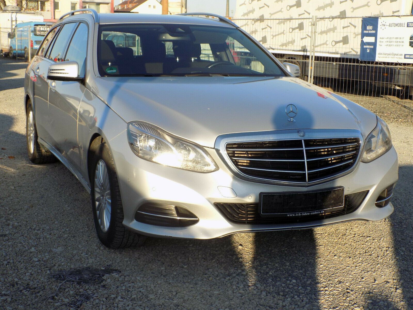 MERCEDES-BENZ E 200