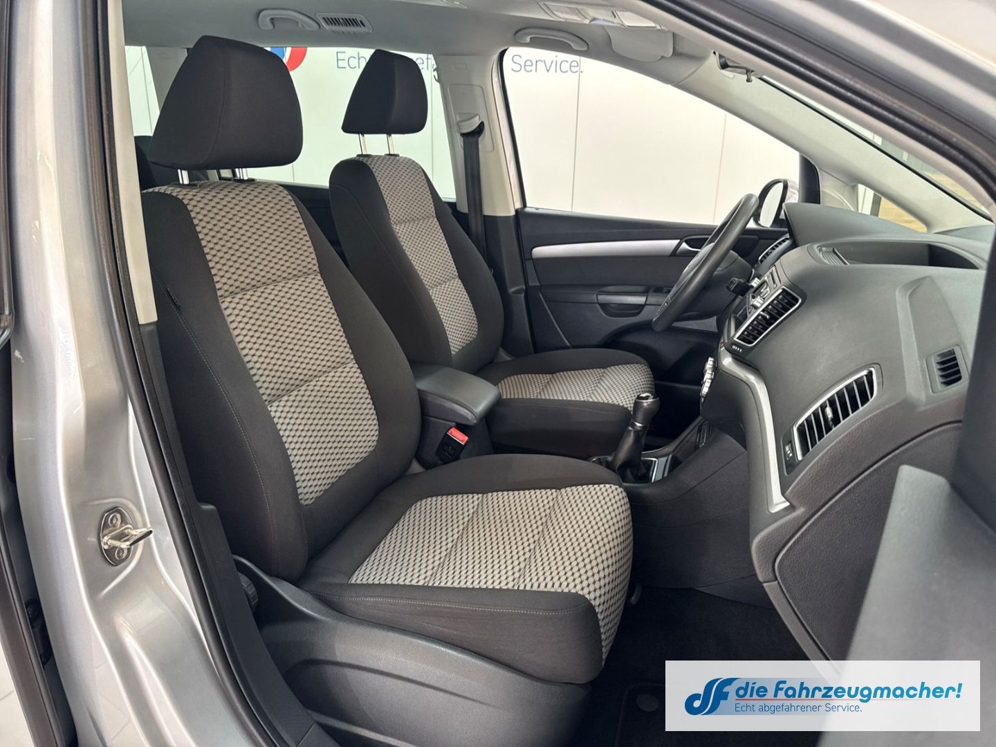 Fahrzeugabbildung Volkswagen Sharan Trendline BMT Dyn. Kurvenlicht Mehrzonenk