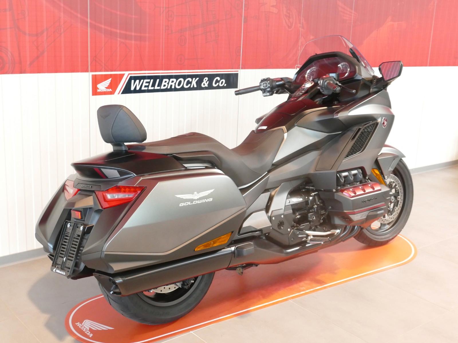 Honda GL1800B DCT