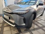 Toyota bZ4X 71,4kWh 160kW Comfort+Technik+Glas AWD   - Toyota bZ4X Gebrauchtwagen