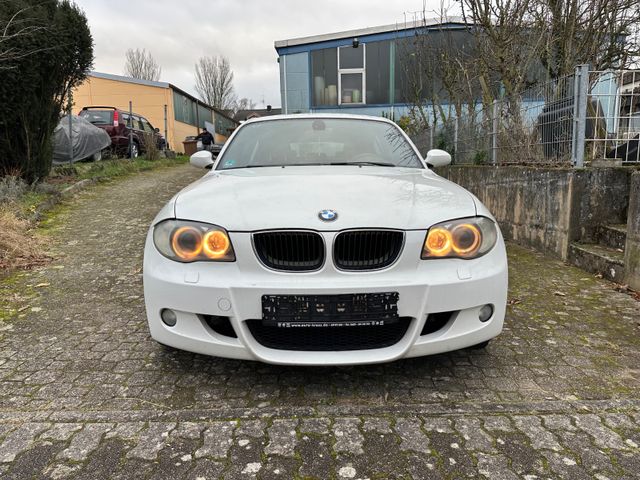 BMW 120i M Paket / 2.H / SitzH. / Xenon / Tempo.