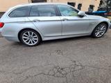 BMW TOP! F11 8fach Bereifung Navi groß viele extras  - BMW 525 in Köln