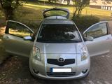 Toyota Yaris 1,3-l-VVT-i keyless go  klimaautomatik. - Toyota: I Go