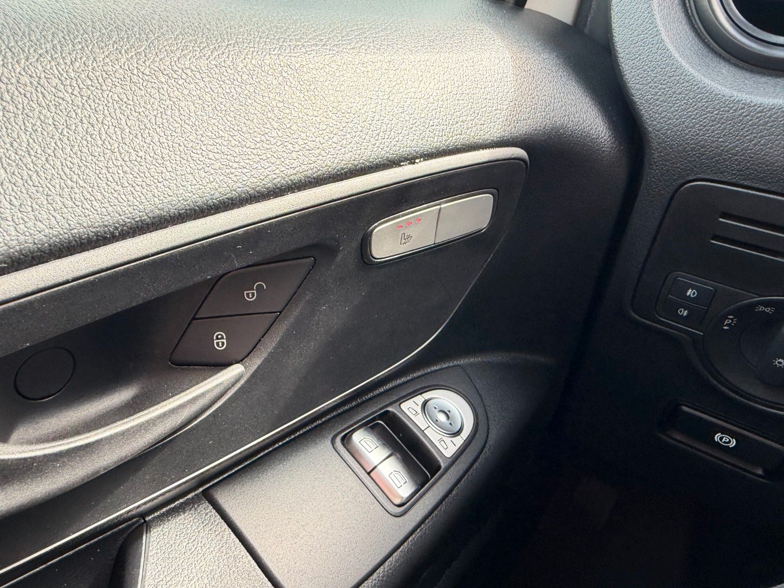 Fahrzeugabbildung Mercedes-Benz Vito 114 CDI Tourer Extral Klima